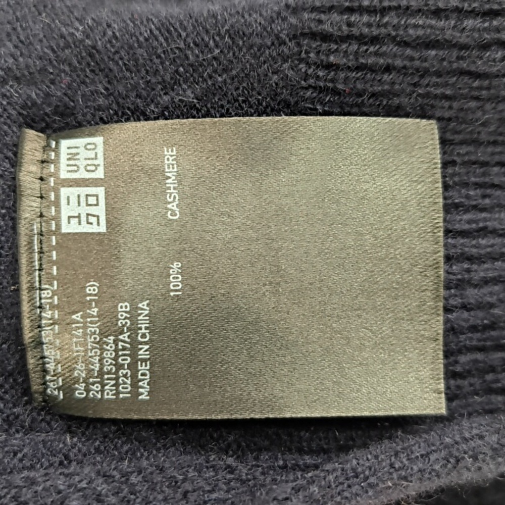 UNIQLO’s Jil Sander Collaboration +J 100% Cashmere Large Scarf Two Toned - Picture 6 of 9